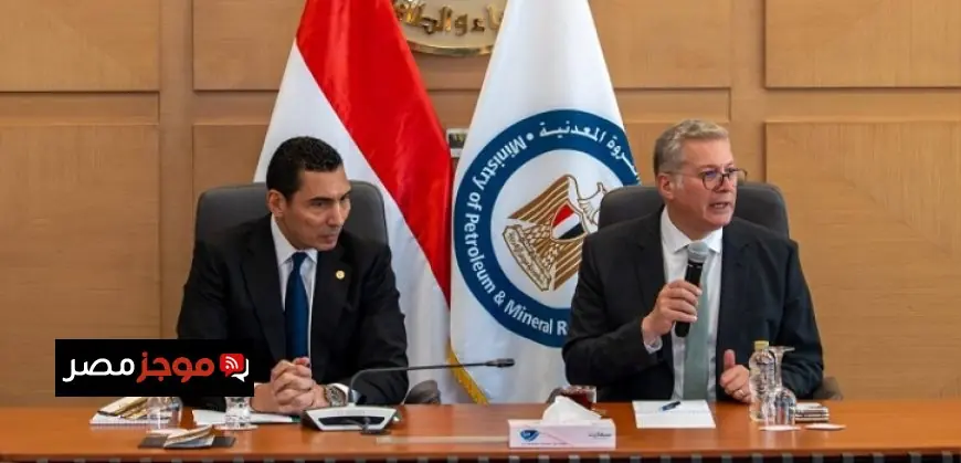 وزير البترول ووزير الشباب والرياضة يناقشان تعزيز دور الكوادر الشابة في قطاع الطاقة