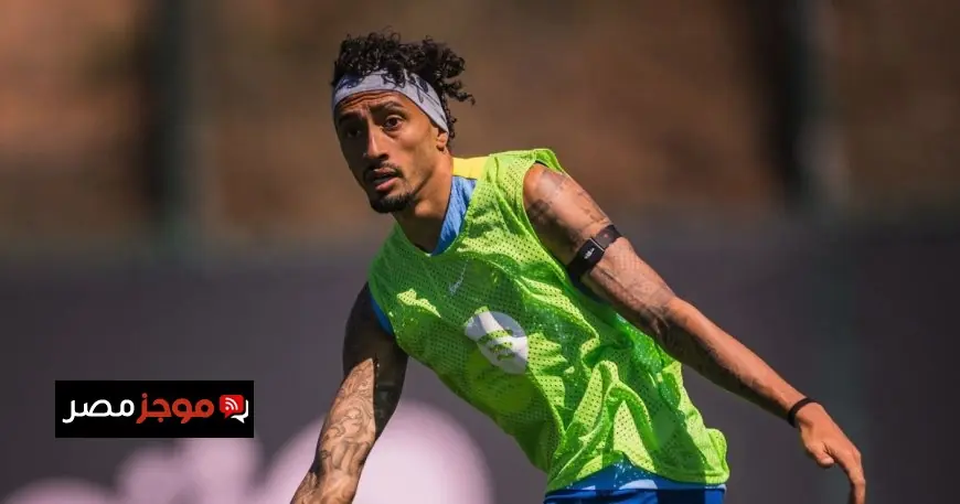 رافينيا يواجه الأكاذيب ويكشف عن أطراف تعارض بقائه في برشلونة