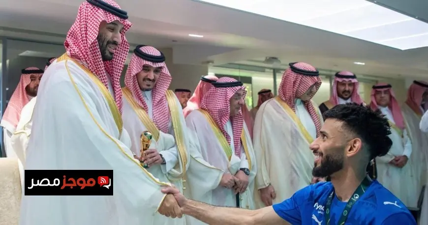 سلطان مندش يؤكد أن الهلال هو نادي البطولات ويستعرض مسؤوليته في الفريق