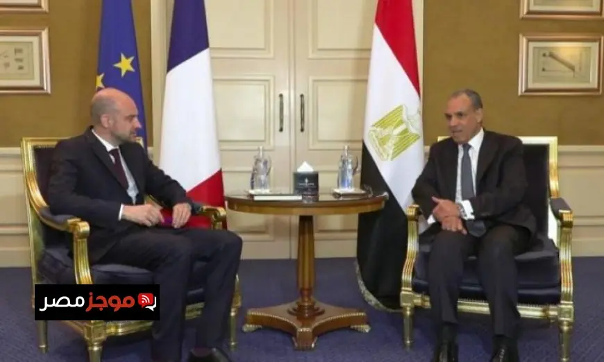 وزير الخارجية سيتحدث مع نظيره الفرنسي عن تعزيز العلاقات الثنائية بين البلدين