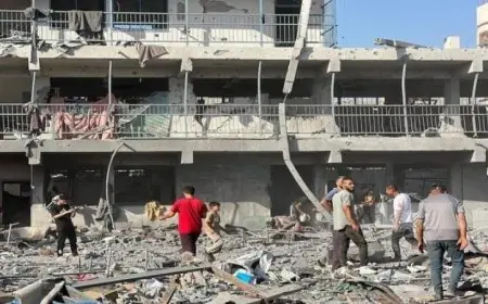 إصابات نتيجة قصف إسرائيلي على مدرسة في مخيم الشاطئ بغزة