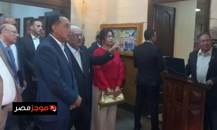 رئيس الوزراء يستعرض تاريخ الجمعية الجغرافية المصرية من خلال تفقد المقر التاريخي