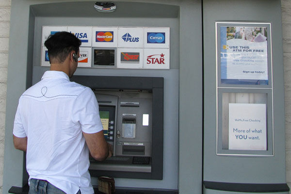 كيفية السحب من ماكينة البنك الأهلي المصري ATM