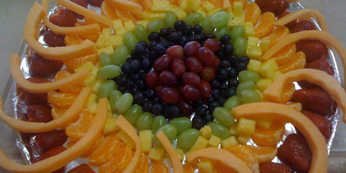 فن تزيين مائدة الطعام بالخضار والفاكهة بأجمل صورة - موجز مصر