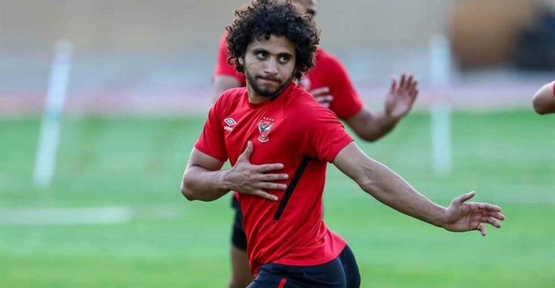 محمد محمود لاعب الأهلي يغادر المستشفى بعد جراحة في غضروف الركبة