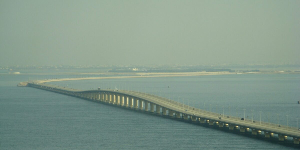 متى تم افتتاح جسر الملك فهد
