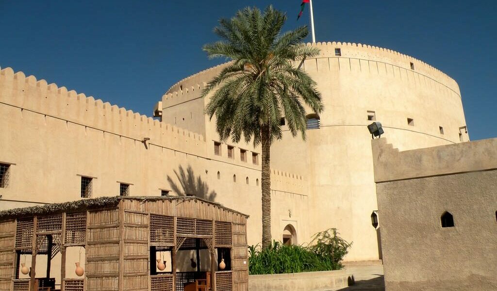 مدينه عمانيه لقبت ببيضة الاسلام