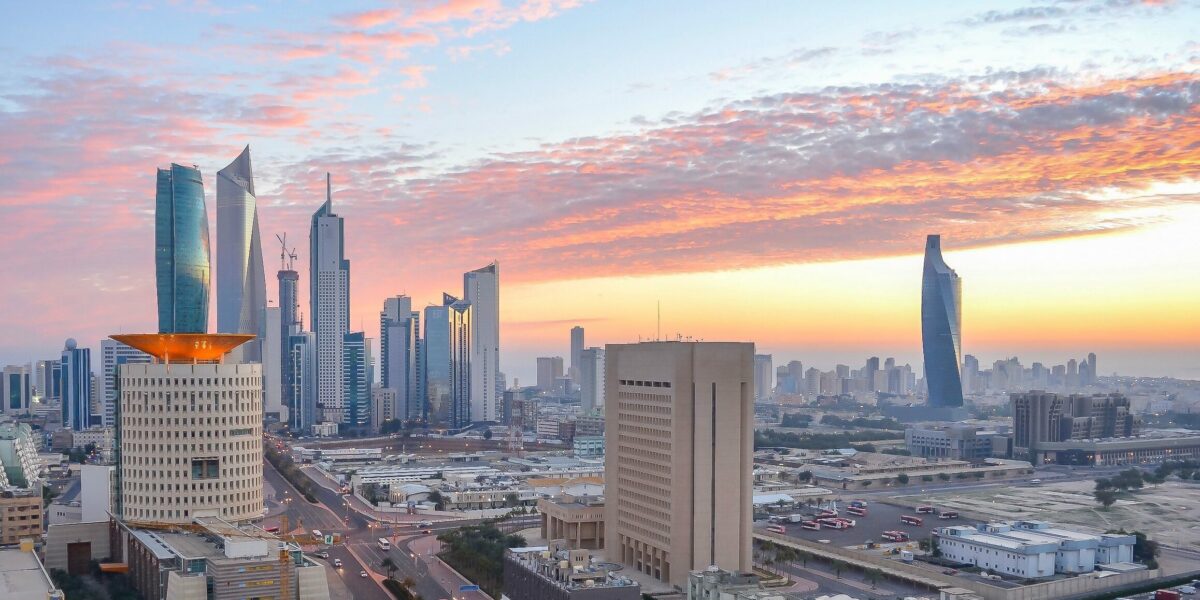 رابط موقع الحصول على التصاريح الطبية خلال الحظر الشامل في الكويت