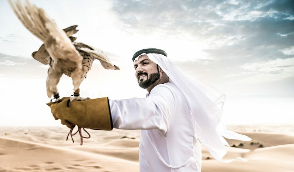 العادات والتقاليد في الإمارات في اللبس والطعام والضيافة والزواج