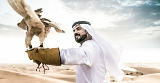العادات والتقاليد في الإمارات في اللبس والطعام والضيافة والزواج