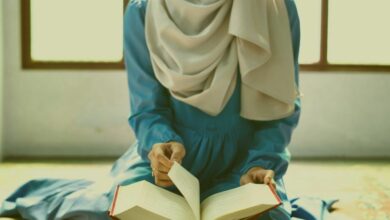 Photo of تفسير حلم قراءة القرآن للعزباء والحامل والمتزوجة وقراءته بترتيل وقراءته بشكل خطئ