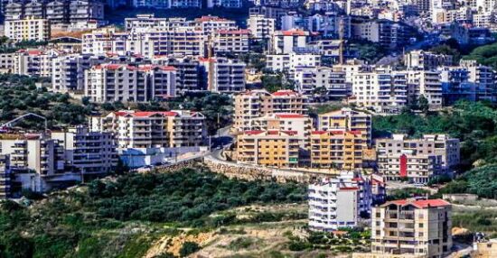 كم عدد سكان لبنان ولغتها وديانتها وموقعها الجغرافي
