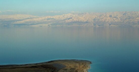 ما هو البحر الميت؟ الأسماء المميزة للبحر الميت والحالة الجوية والمناخية فى منطقة البحر الميت