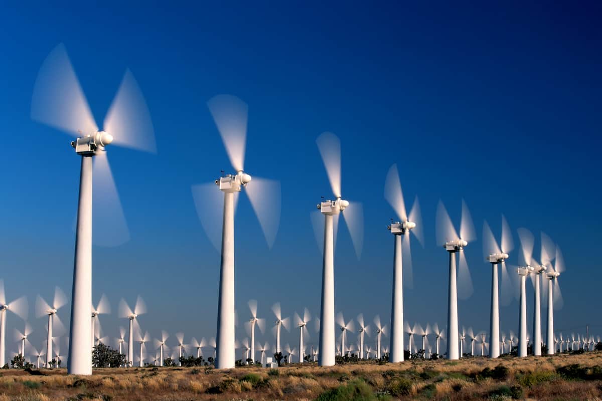 استخدام طاقة الرياح في توليد الكهرباء من الألف إلى الياء وكيف تنشأ طاقة الرياح