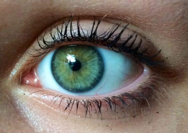 تفسير حلم رؤية العين البيضاء في المنام وهل هي بشرى جيدة أم سيئة؟