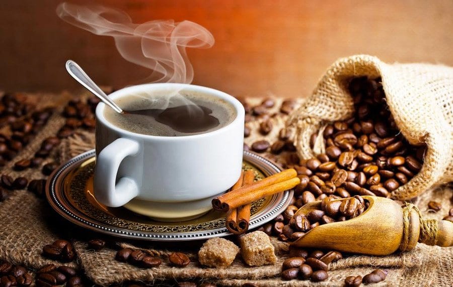 تفسير حلم شرب القهوة للعزباء والحامل والمتزوجة - موجز مصر