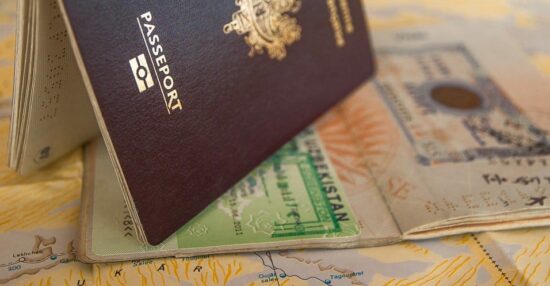 تأشيرة خروج وعودة قبل انتهاء الإقامة وأهم المستندات المطلوبة