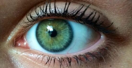 تفسير حلم رؤية العين البيضاء في المنام وهل هي بشرى جيدة أم سيئة؟