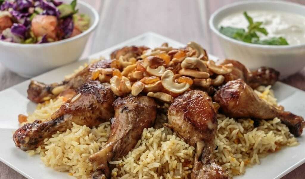 طريقة عمل المندي الأردني بالتفصيل وبدجاج مشهي وأرز المندي بالدجاج المدخن