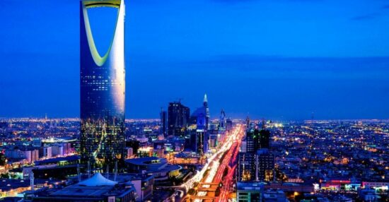 كم عدد سكان الرياض والتركيب العمري المتعدد لمنطقة الرياض بالسعودية