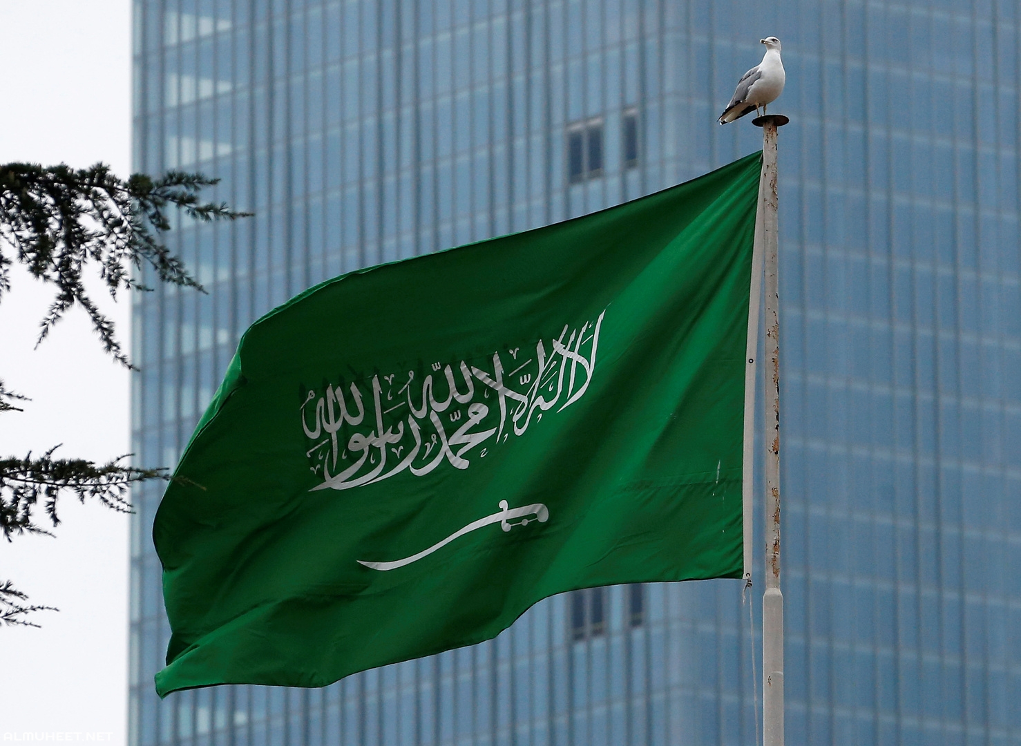 تفاصيل الهجوم على السفارة السعودية في لاهاي