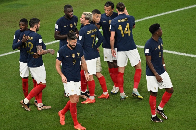 فرنسا أول المتأهلين في كأس العالم قطر 2022