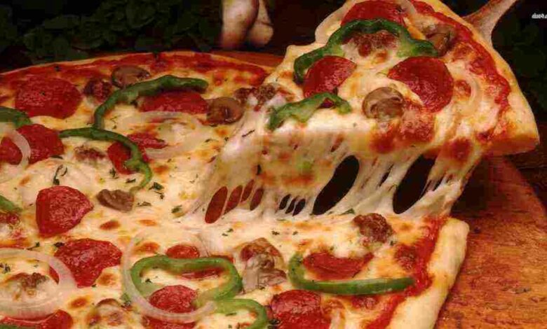اسهل طريقة لعمل البيتزا