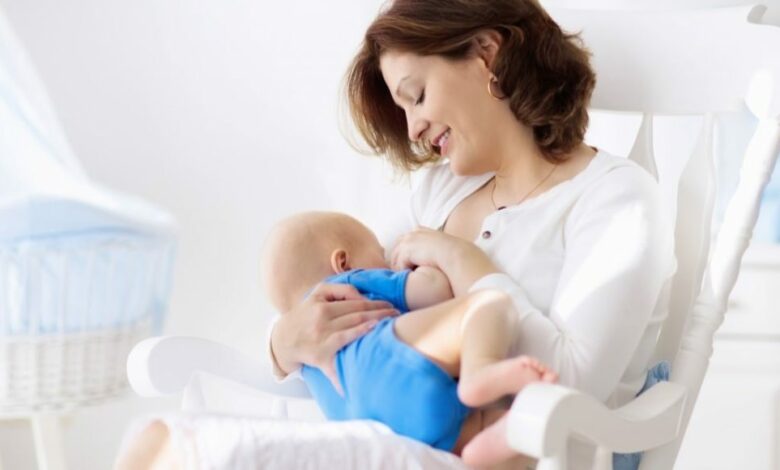 أسباب كثرة الرضاعة لحديثي الولادة