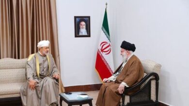 Photo of خامنئي خلال لقائه سلطان عُمان: إيران ترحب بإعادة العلاقات مع مصر