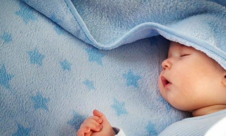 عدد ساعات نوم الطفل في الشهر الثالث