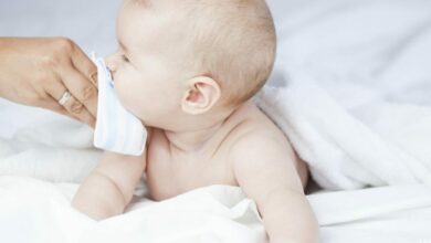 علاج سيلان الأنف عند الرضع