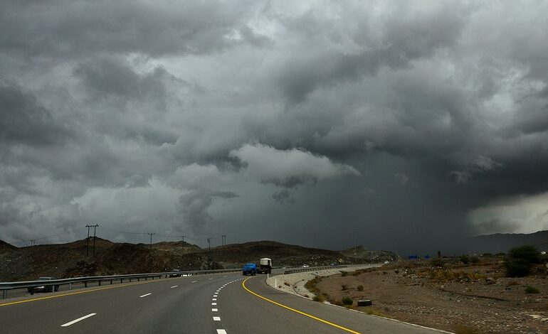 سلطنة عمان تصدر تنبيه هام من أمطار رعدية