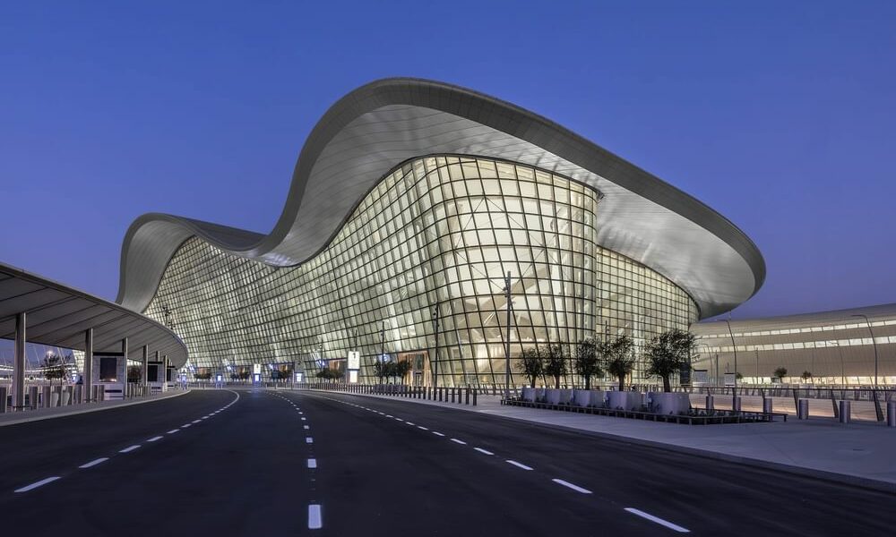 22 مليون مسافر متوقعا عبر مطار أبوظبي في 2023.. و 2.29 مليون مسافر خلال ديسمبر تزامناً مع “COP28”
