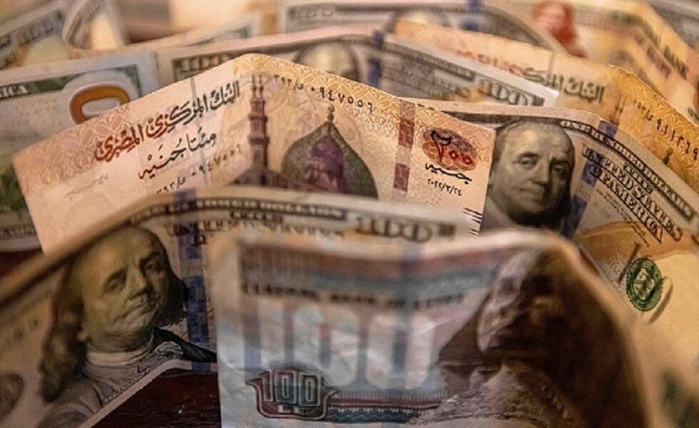 مصر.. الدولار يرتفع بشكل كبير في السوق الموازية