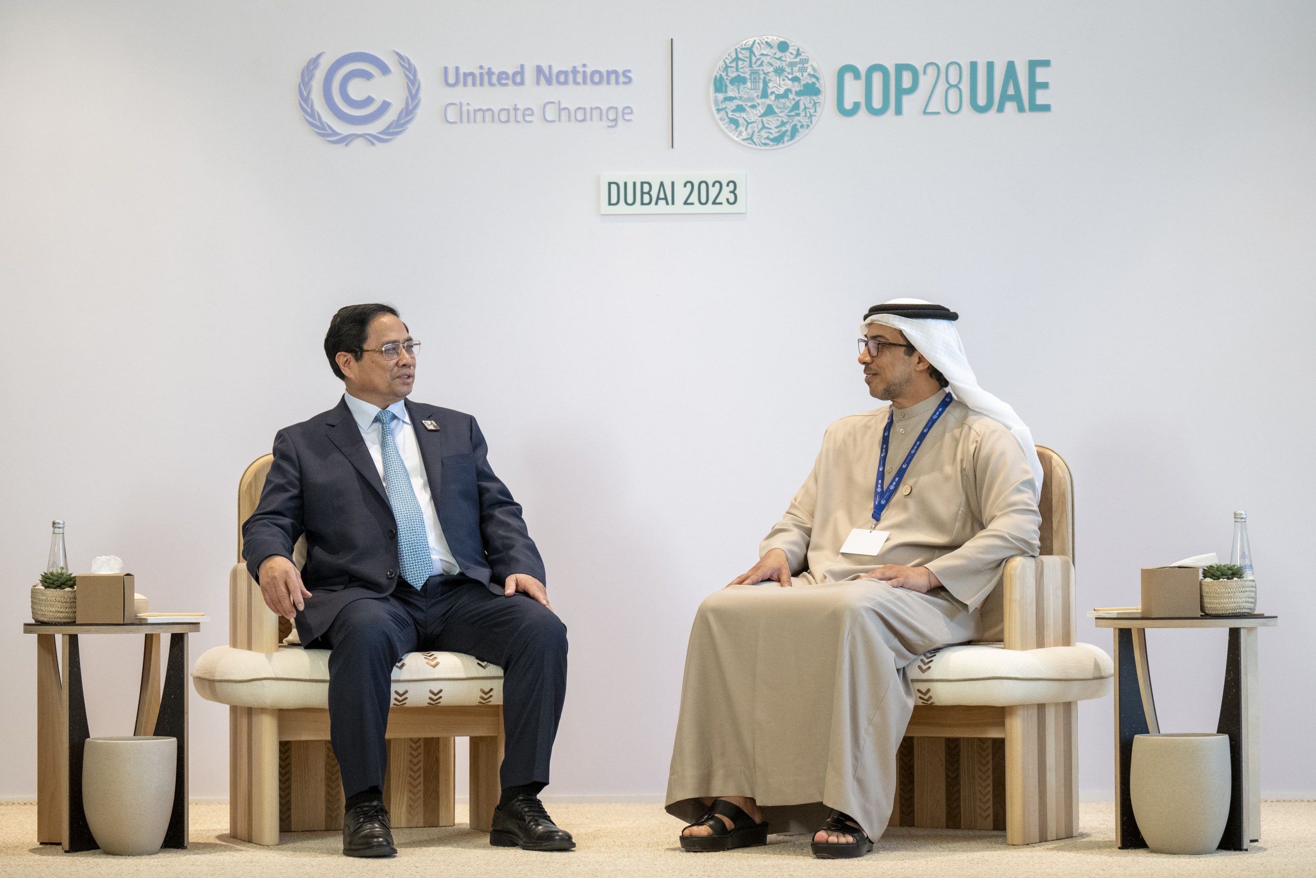 منصور بن زايد يبحث مع رئيس وزراء فيتنام على هامش “COP28” العلاقات الثنائية والقضايا ذات الاهتمام المشترك