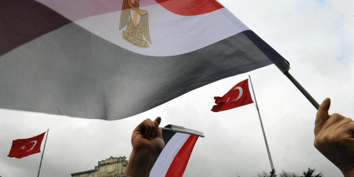 "ضربة مصرية تركية للدولار".. هل تتجه القاهرة وأنقرة للعملات المحلية قريبا؟