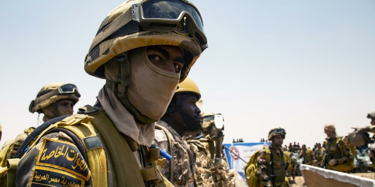 الإعلام العبري: تحركات للجيش المصري قرب الحدود لإفشال مخططات إسرائيل
