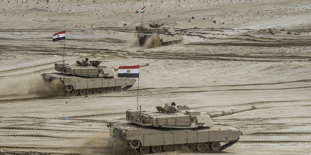 "الجيش المصري عملها مرة وهيعملها كل مرة".. خبير يذكر برسالة السيسي لإسرائيل