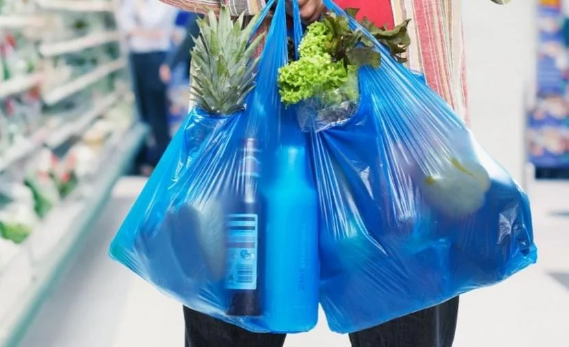 بدءاً من الشهر الجاري.. بلدية عجمان تحظر استخدام الأكياس البلاستيكية