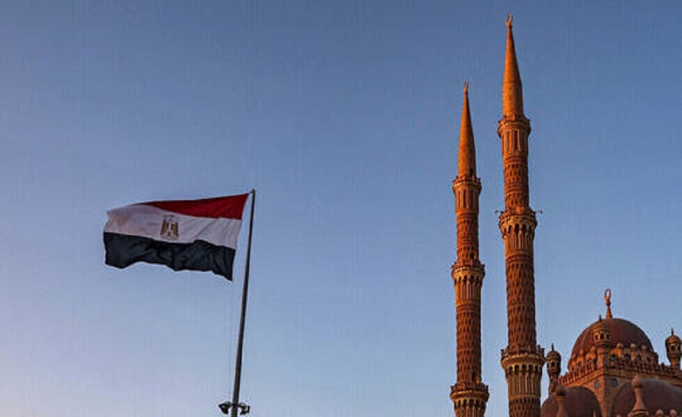 مصر تُعرب عن قلقها إزاء الغارات الجوية على اليمن وتجدد تحذيرها من مخاطر توسيع رقعة الصراع