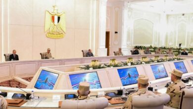 محور اجتماع السيسي المفاجئ مع قادة الجيش في