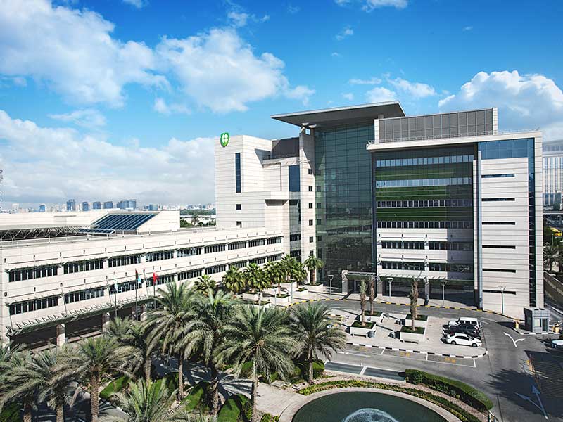 المستشفى الأمريكي دبي يفتتح أول مركز لعلاج الفتق بالتقنيات الروبوتية في الشرق الأوسط