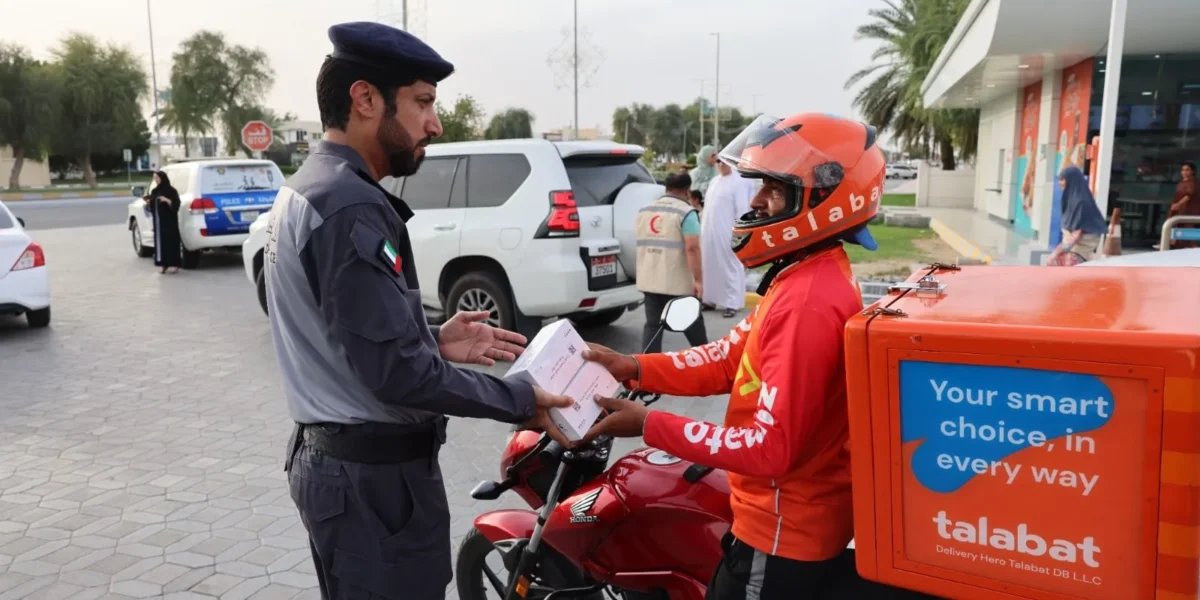 شرطة أبوظبي تشارك في مبادرة “كسر الصيام”