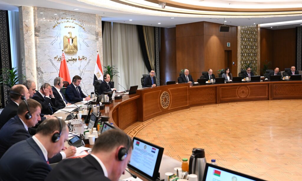 رئيسا وزراء مصر وبيلاروسيا يترأسان جلسة مباحثات مُوسّعة لمناقشة ملفات التعاون ذات الاهتمام المشترك - موجز مصر