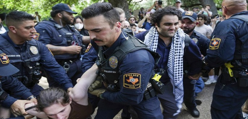 اعتقال عشرات المؤيدين لفلسطين في عدد من الجامعات الأمريكية