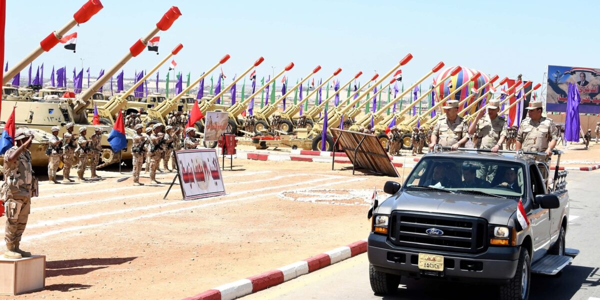 الجيش المصري يستعرض قوته المدفعية.. ووزير الدفاع: لدينا ما يمكننا من حماية أمن مصر