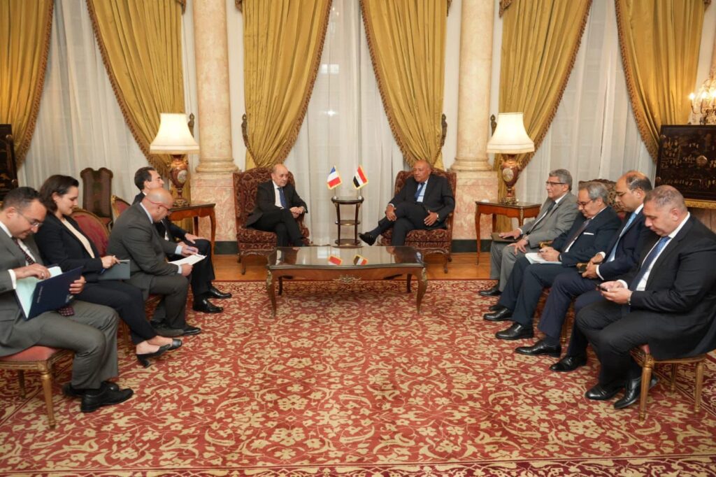 أكد شكري، خلال لقاءه بالمبعوث الفرنسي إلى لبنان، ضرورة تكثيف الجهود لتجاوز أزمة الشغور الرئاسي اللبناني - موجز مصر