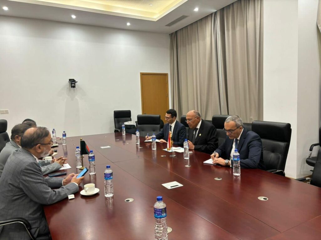 وزير الخارجية يجتمع مع نظيره البنجلاديشي في إطار قمة المؤتمر الإسلامي - موجز مصر
