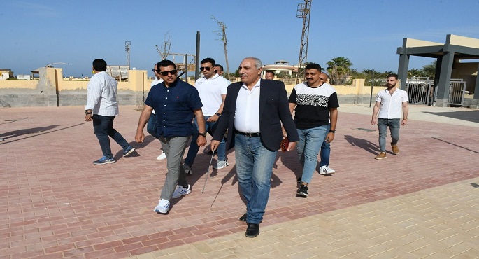 استعدادًا لافتتاحه، زار وزير الرياضة معسكر نزل الشباب في مدينة الطور - موجز مصر