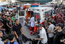 الدفاع المدني الفلسطيني: 120شهيدا ما زالوا تحت أنقاض مجمع الشفاء في غزة